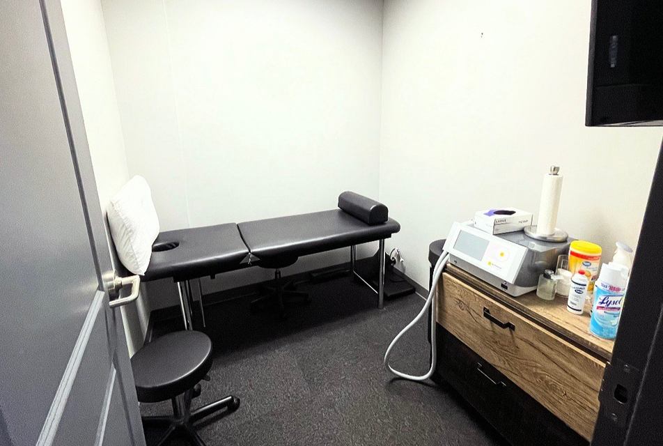 Travis Chiropractic In Tulsa treatment room